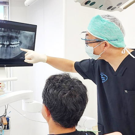 治療説明の写真